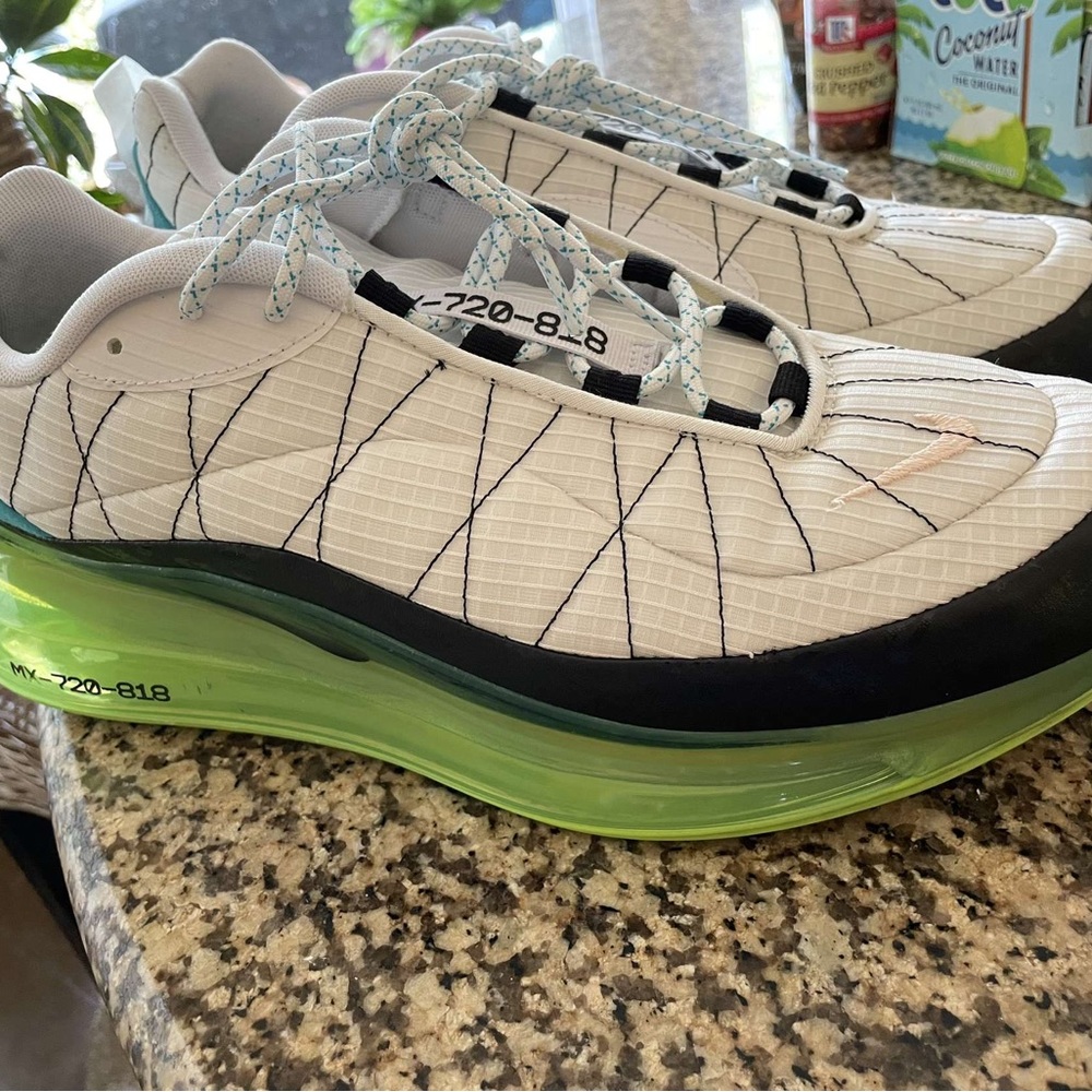 Nike MX-720-818